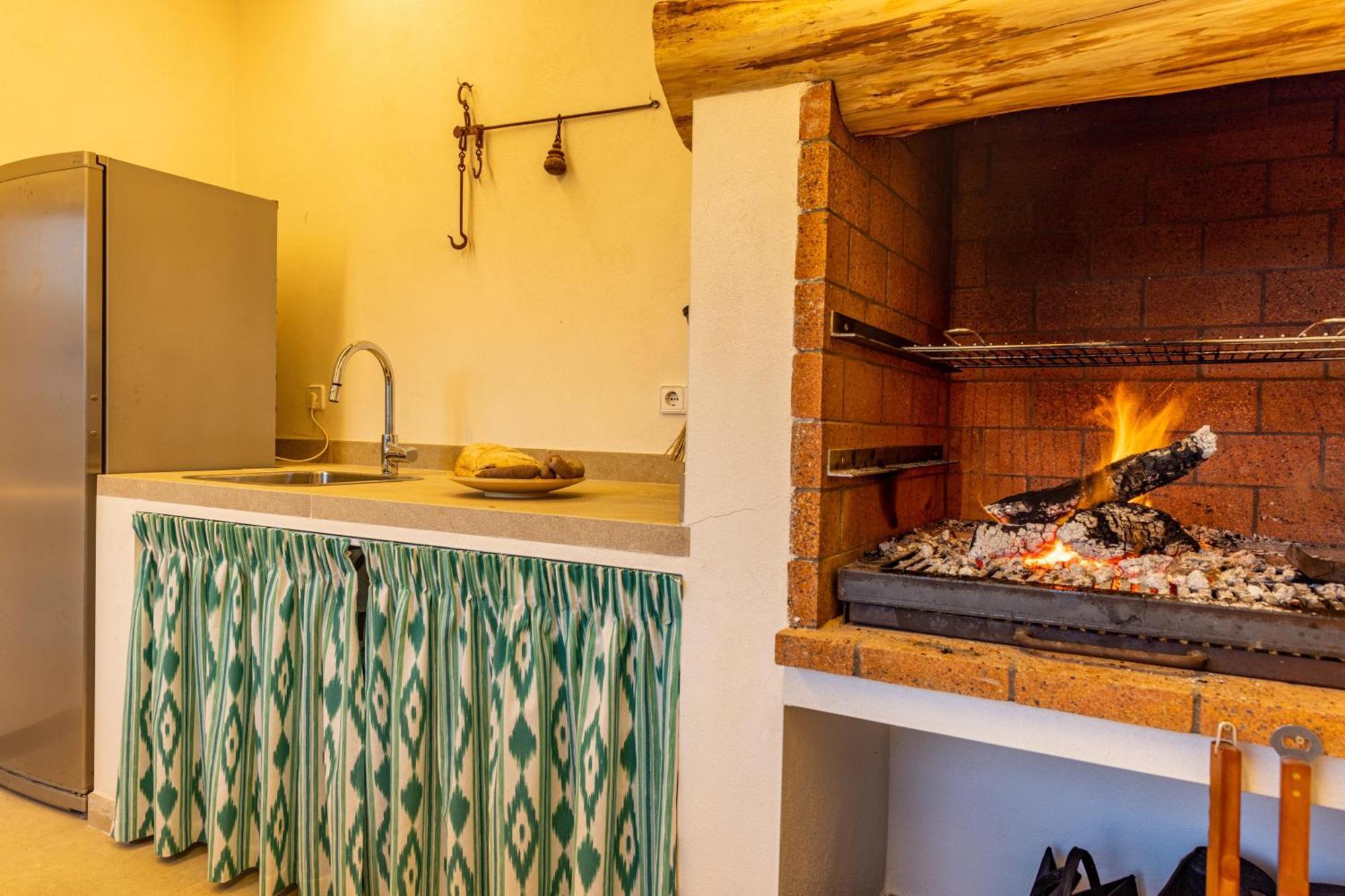 Es Mirador De Vernissa Jacuzzi Sauna Y Piscina Santa Margalida Exteriör bild